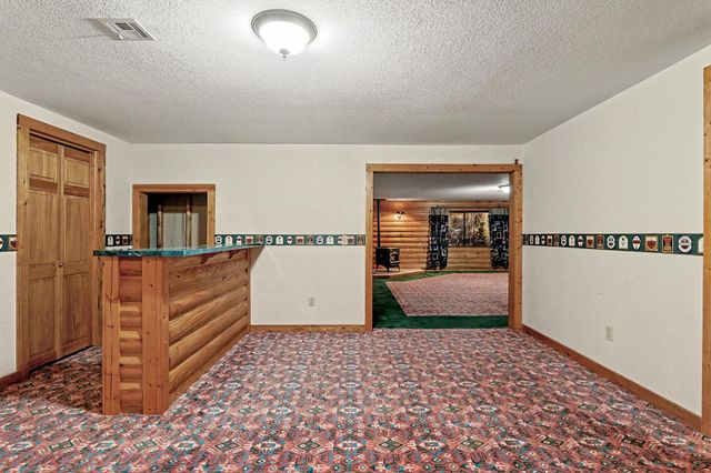 1215 N Fieldcrest Ct, Wichita, KS 67212