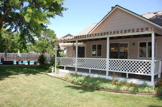 1215 N Fieldcrest Ct, Wichita, KS 67212