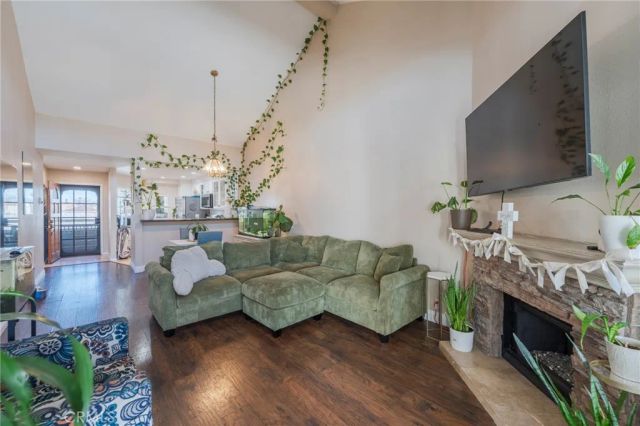 1875 W Falmouth 58, Anaheim, CA 92801