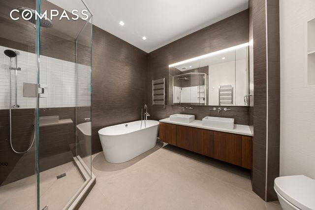 75 Wall St Apt 29O, New York City, NY 10005
