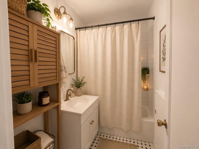 3335 81st Street 3B, Jackson Heights, NY 11372