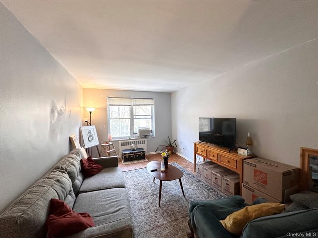 3335 81st Street 3B, Jackson Heights, NY 11372