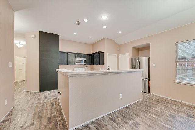 100 Lone Oak Court, Forney, TX 75126