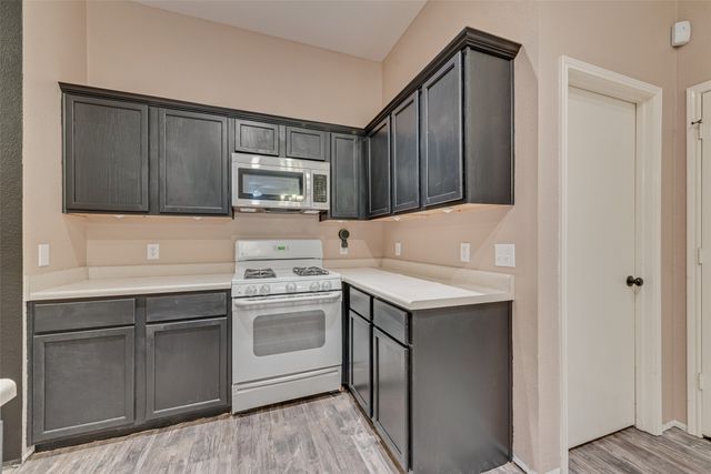 100 Lone Oak Court, Forney, TX 75126