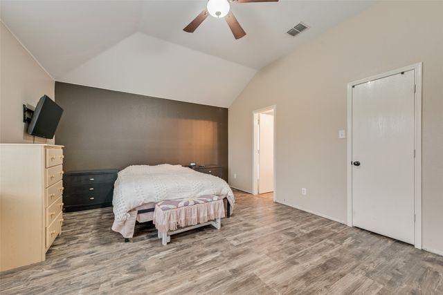 100 Lone Oak Court, Forney, TX 75126