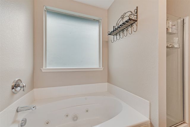 100 Lone Oak Court, Forney, TX 75126