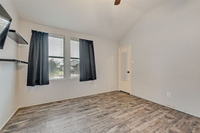 100 Lone Oak Court, Forney, TX 75126