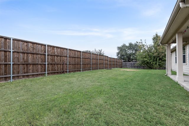 100 Lone Oak Court, Forney, TX 75126