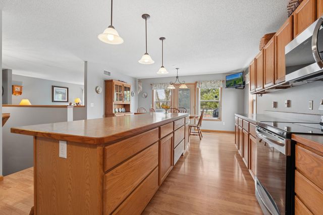 19771 Calgary Trail, Farmington, MN 55024