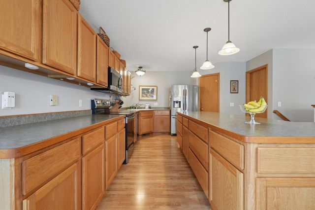 19771 Calgary Trail, Farmington, MN 55024