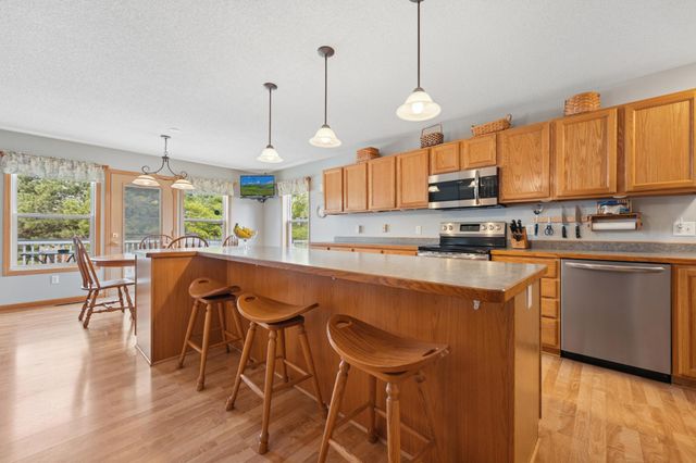 19771 Calgary Trail, Farmington, MN 55024