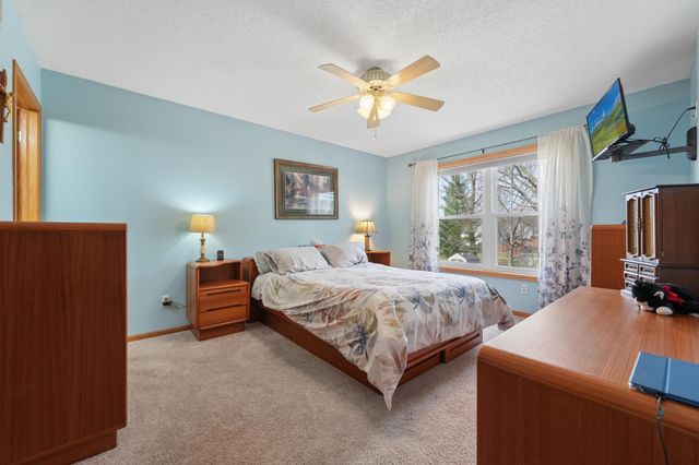 19771 Calgary Trail, Farmington, MN 55024