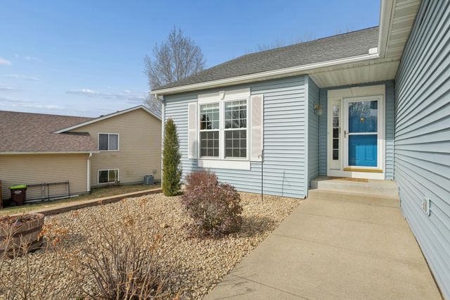 19771 Calgary Trail, Farmington, MN 55024