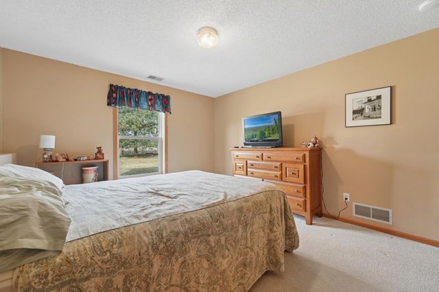 19771 Calgary Trail, Farmington, MN 55024