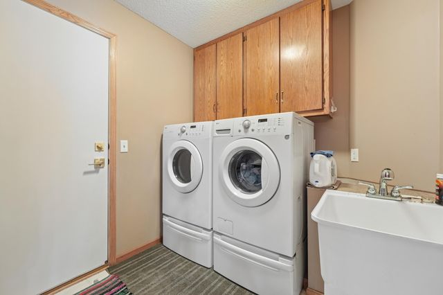 19771 Calgary Trail, Farmington, MN 55024