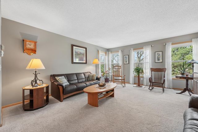 19771 Calgary Trail, Farmington, MN 55024