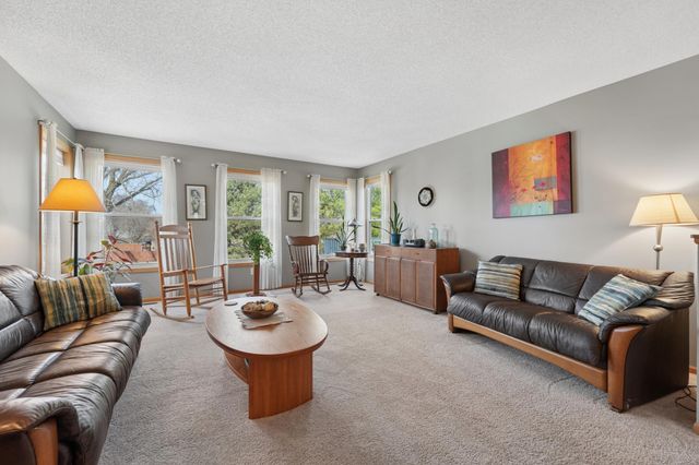 19771 Calgary Trail, Farmington, MN 55024