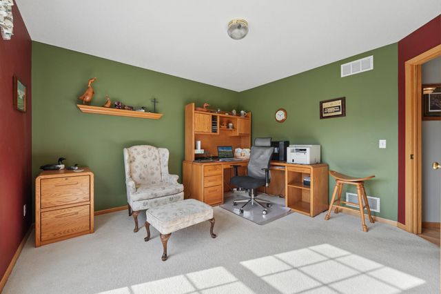 19771 Calgary Trail, Farmington, MN 55024