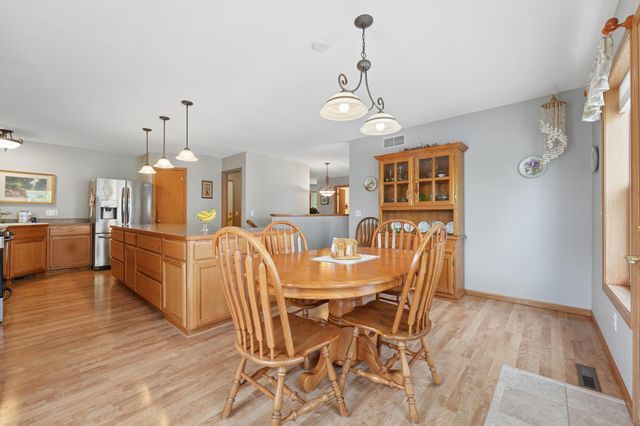 19771 Calgary Trail, Farmington, MN 55024