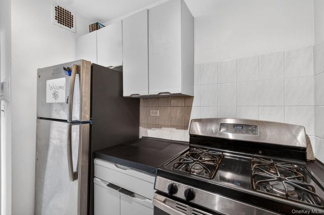 3121 Middletown Road 7L, Bronx, NY 10461