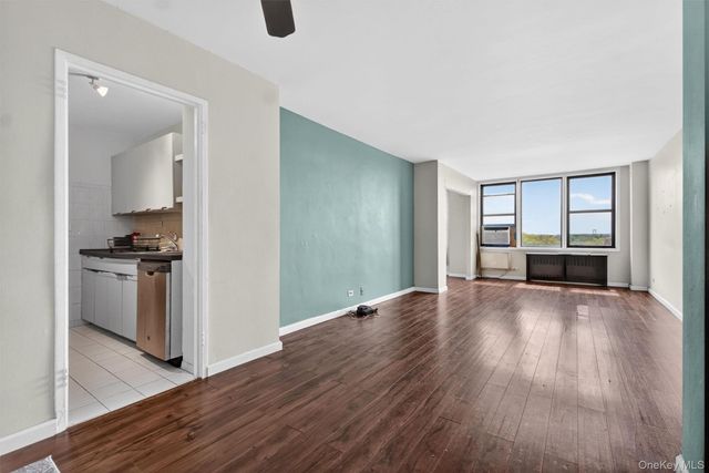 3121 Middletown Road 7L, Bronx, NY 10461