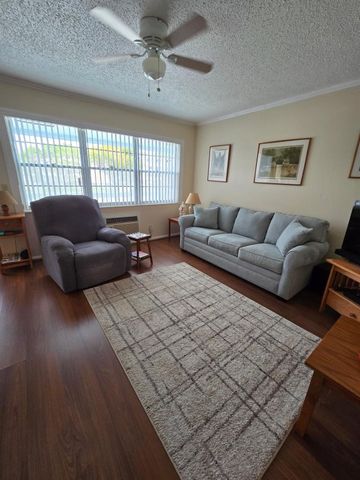 111 Lyndhurst 111, Deerfield Beach, FL 33442