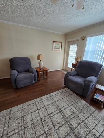 111 Lyndhurst 111, Deerfield Beach, FL 33442