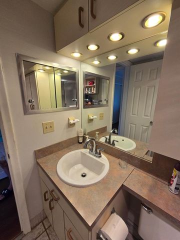 111 Lyndhurst 111, Deerfield Beach, FL 33442