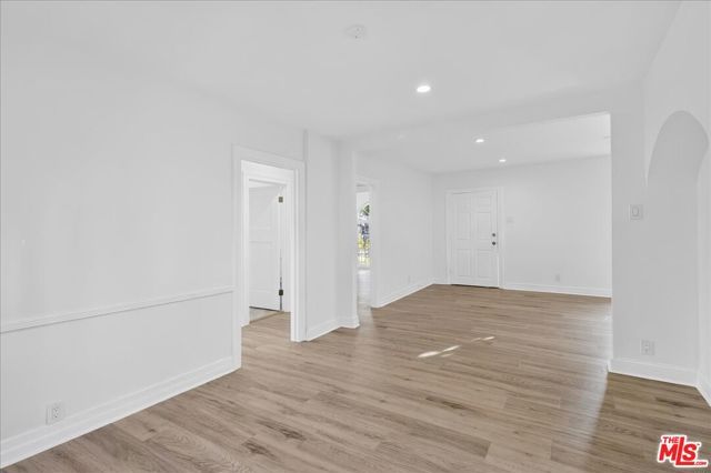 1185 S Tremaine Avenue, Los Angeles, CA 90019