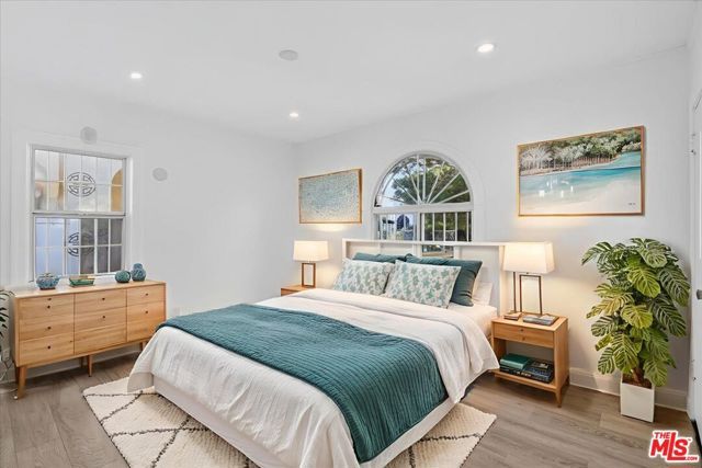 1185 S Tremaine Avenue, Los Angeles, CA 90019