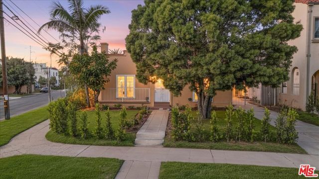 1185 S Tremaine Avenue, Los Angeles, CA 90019