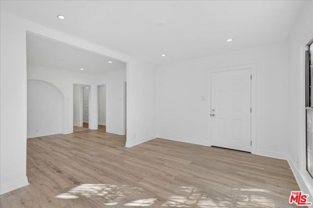 1185 S Tremaine Avenue, Los Angeles, CA 90019