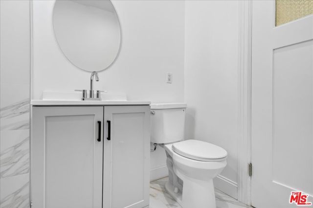 1185 S Tremaine Avenue, Los Angeles, CA 90019