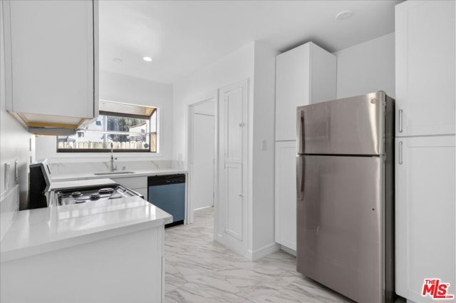 1185 S Tremaine Avenue, Los Angeles, CA 90019