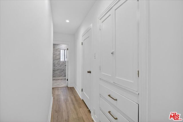 1185 S Tremaine Avenue, Los Angeles, CA 90019