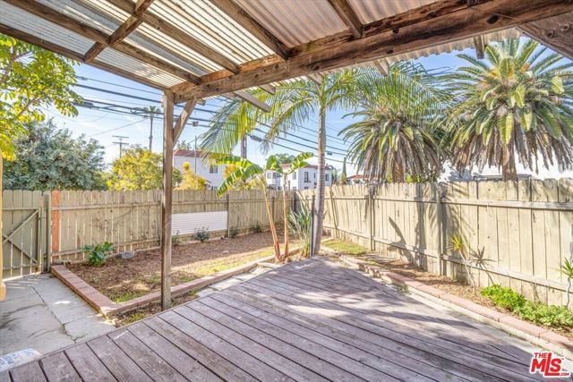 1185 S Tremaine Avenue, Los Angeles, CA 90019