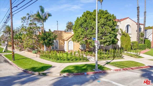 1185 S Tremaine Avenue, Los Angeles, CA 90019