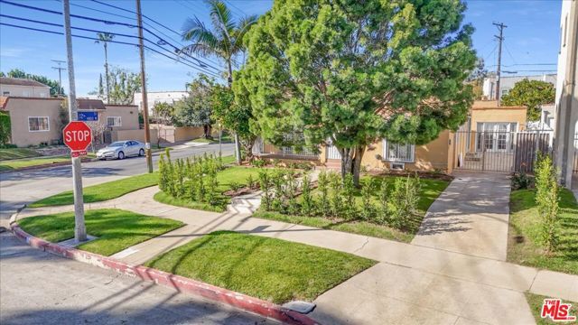 1185 S Tremaine Avenue, Los Angeles, CA 90019