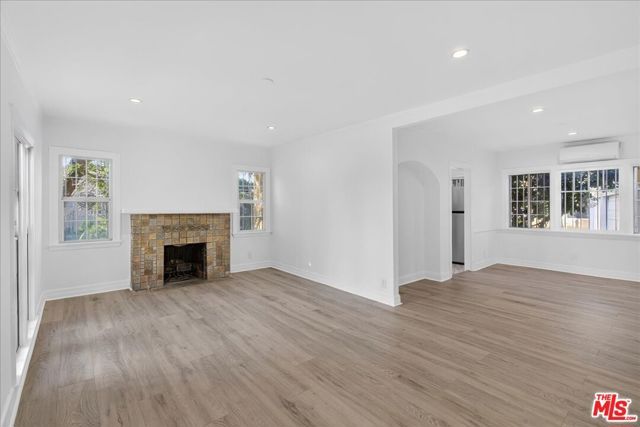 1185 S Tremaine Avenue, Los Angeles, CA 90019