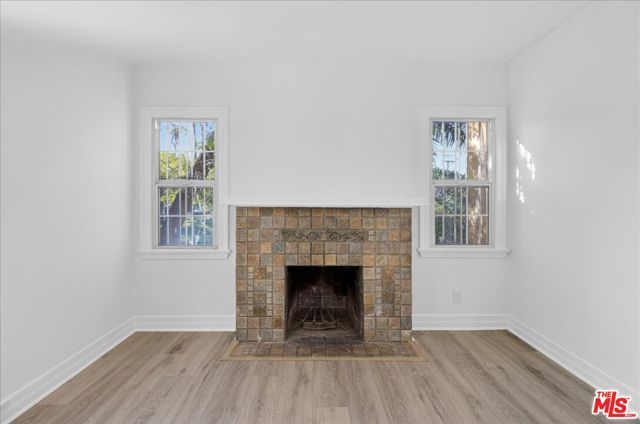 1185 S Tremaine Avenue, Los Angeles, CA 90019