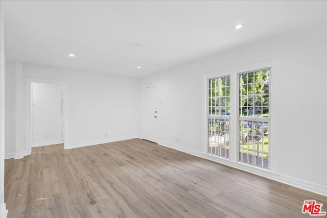 1185 S Tremaine Avenue, Los Angeles, CA 90019