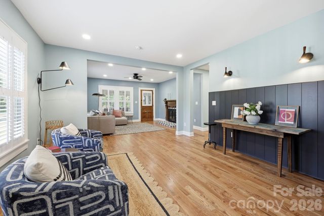 327 Campus Street, Charlotte, NC 28216