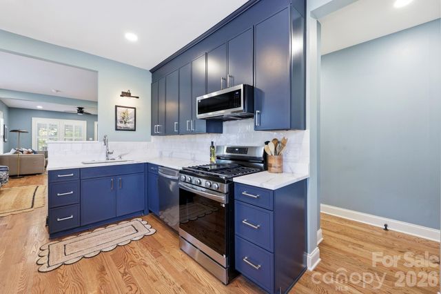 327 Campus Street, Charlotte, NC 28216