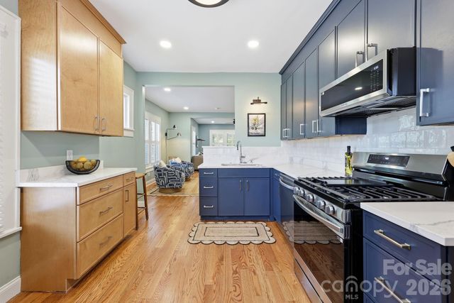 327 Campus Street, Charlotte, NC 28216