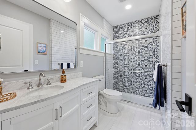327 Campus Street, Charlotte, NC 28216