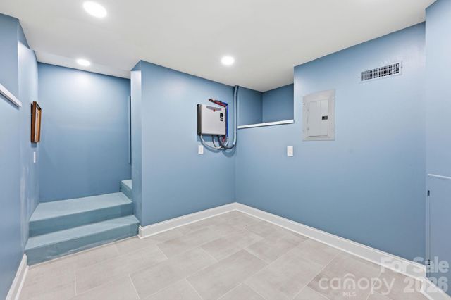 327 Campus Street, Charlotte, NC 28216