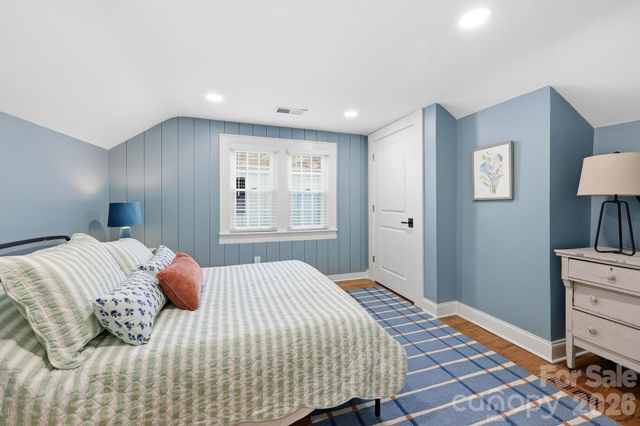327 Campus Street, Charlotte, NC 28216