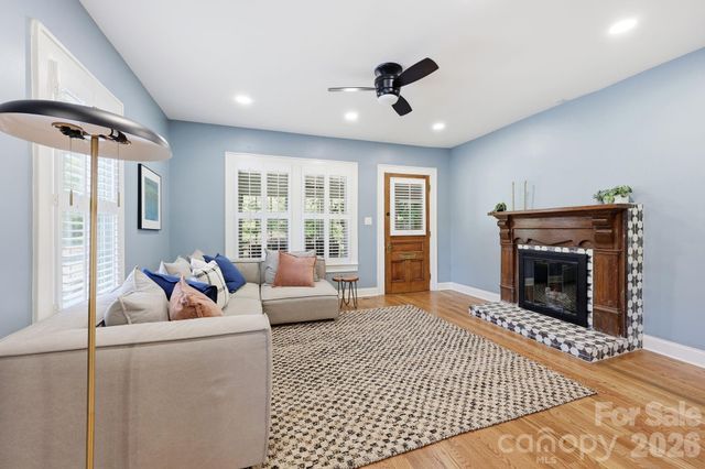 327 Campus Street, Charlotte, NC 28216