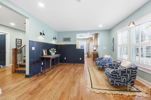 327 Campus Street, Charlotte, NC 28216