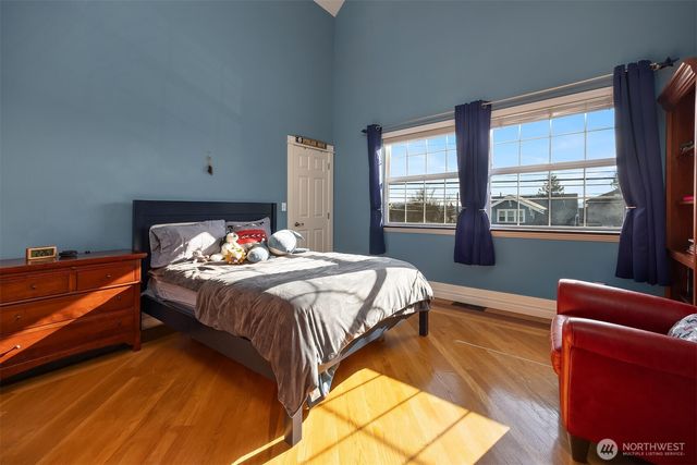 4003 Densmore Avenue N, Seattle, WA 98103